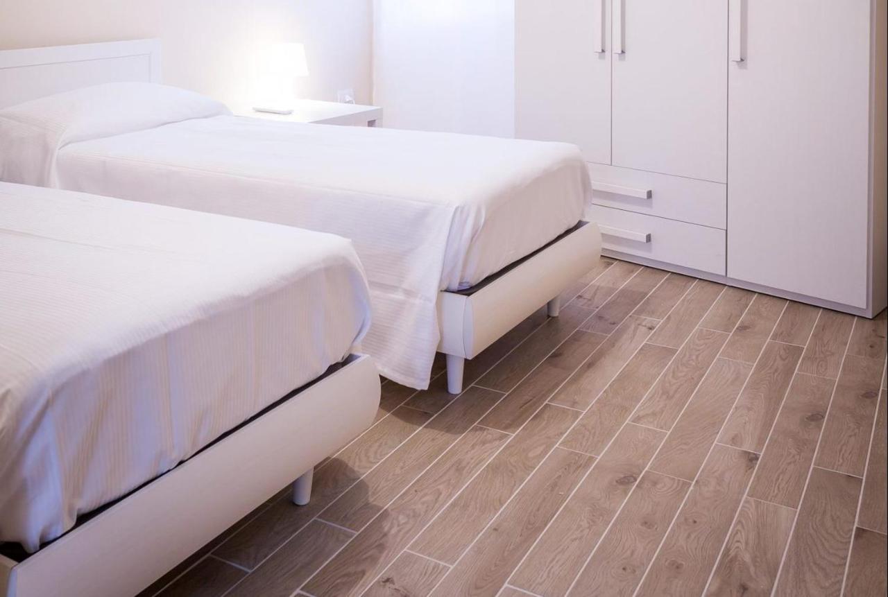 Bed and Breakfast Palazzo Montalbano Шиклі Екстер'єр фото