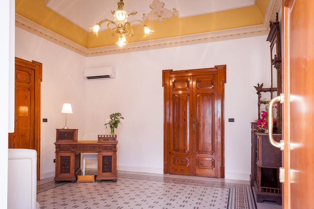 Bed and Breakfast Palazzo Montalbano Шиклі Екстер'єр фото