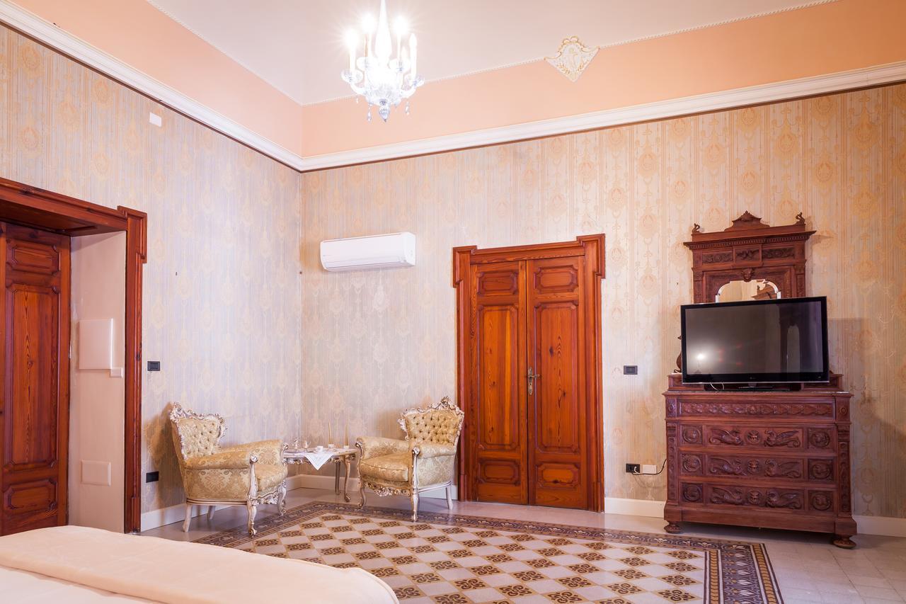 Bed and Breakfast Palazzo Montalbano Шиклі Екстер'єр фото