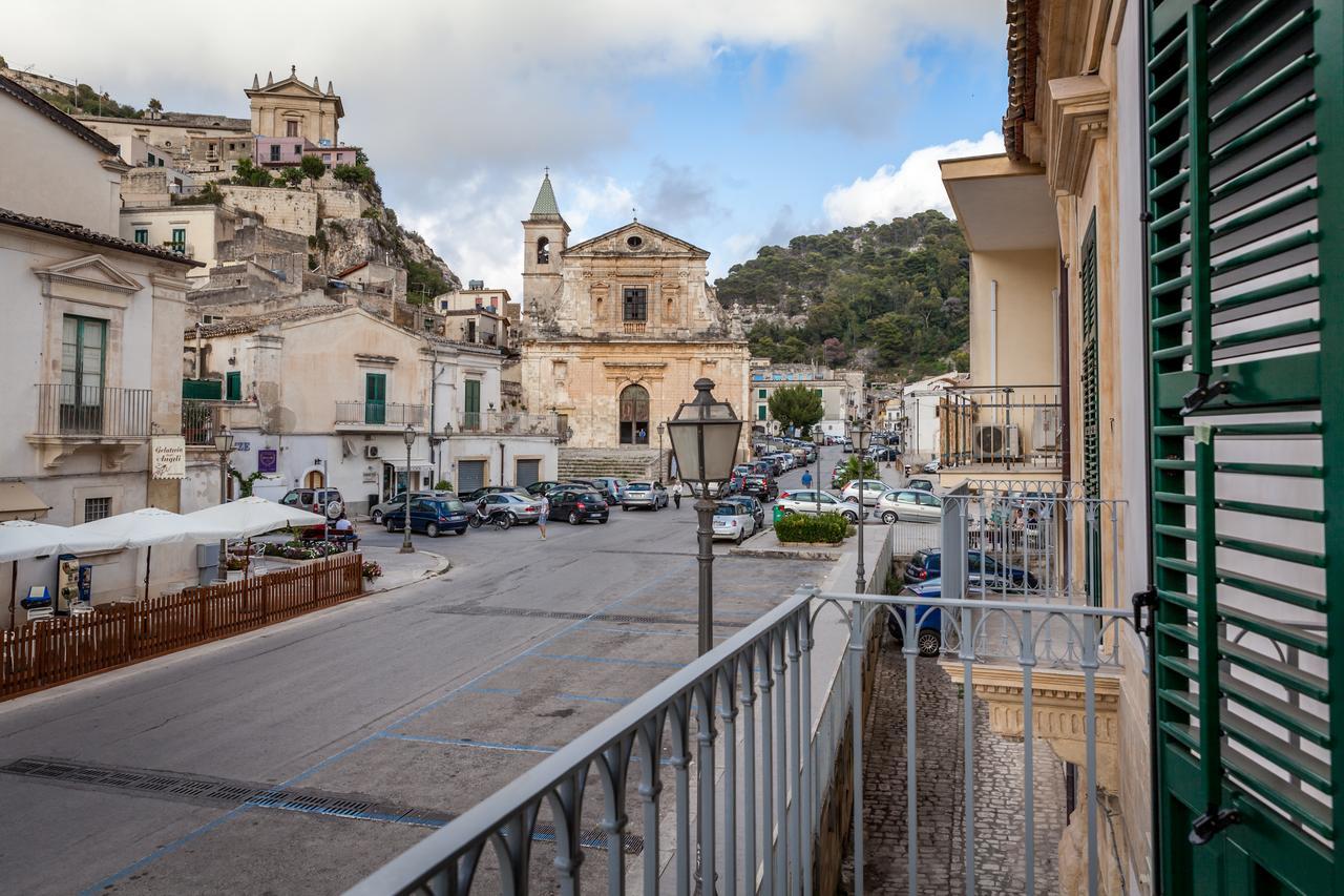 Bed and Breakfast Palazzo Montalbano Шиклі Екстер'єр фото