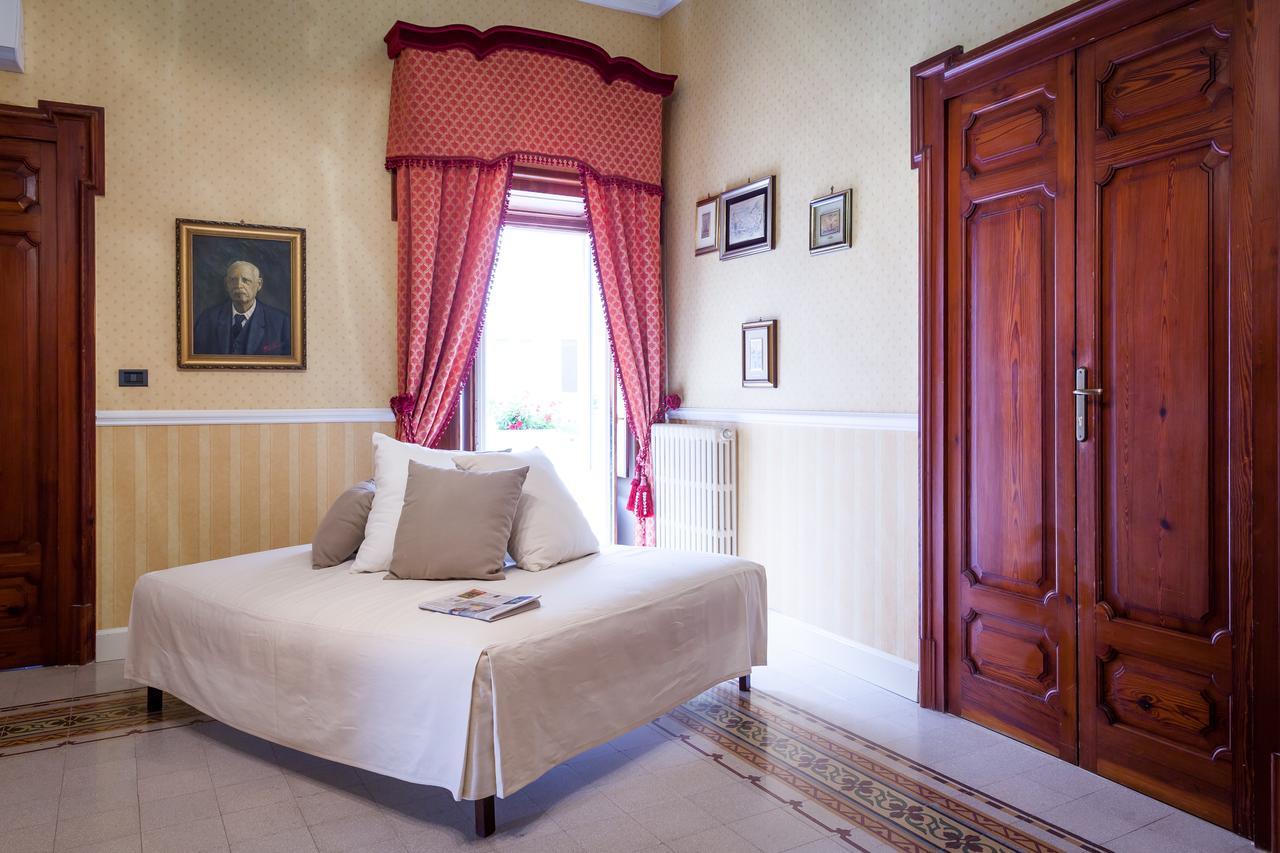 Bed and Breakfast Palazzo Montalbano Шиклі Екстер'єр фото