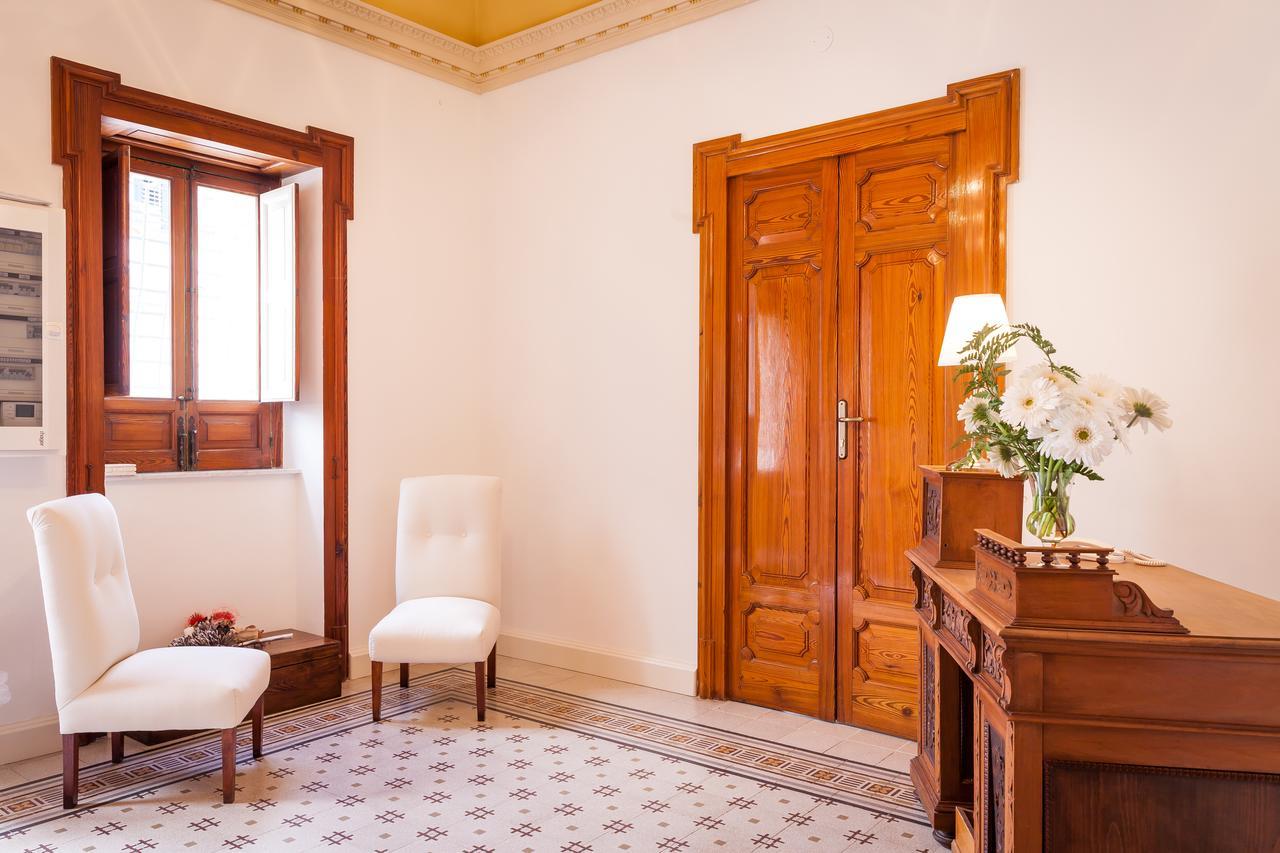 Bed and Breakfast Palazzo Montalbano Шиклі Екстер'єр фото