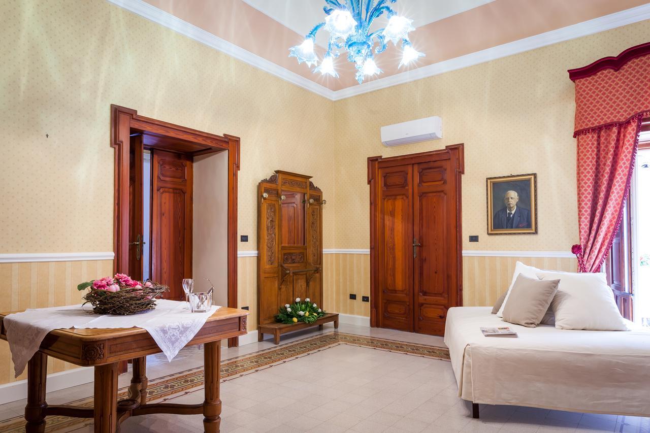 Bed and Breakfast Palazzo Montalbano Шиклі Екстер'єр фото