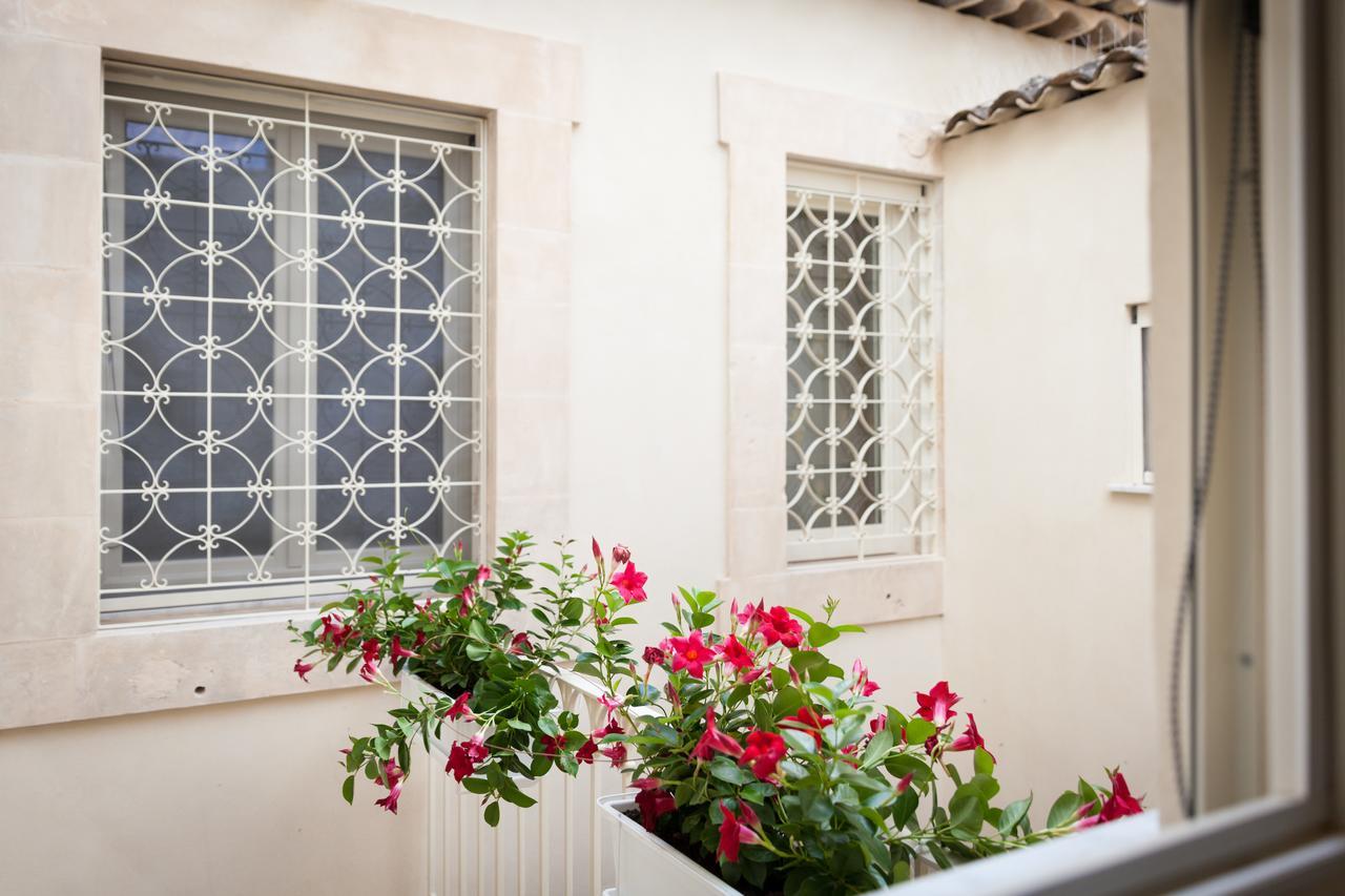 Bed and Breakfast Palazzo Montalbano Шиклі Екстер'єр фото